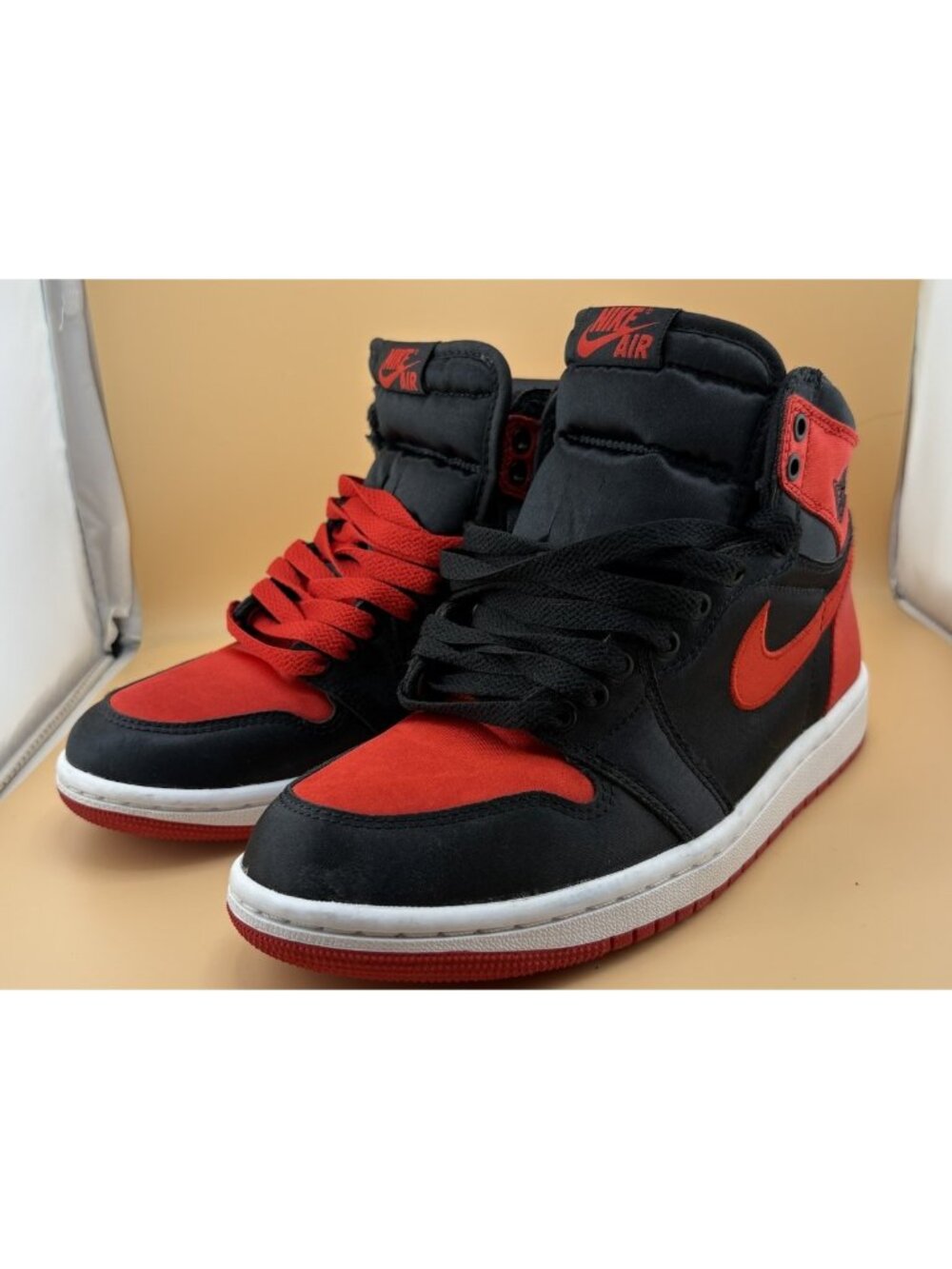 WMNS Jordan 1 Retro High OG Satin Bred - Picture 7 of 13